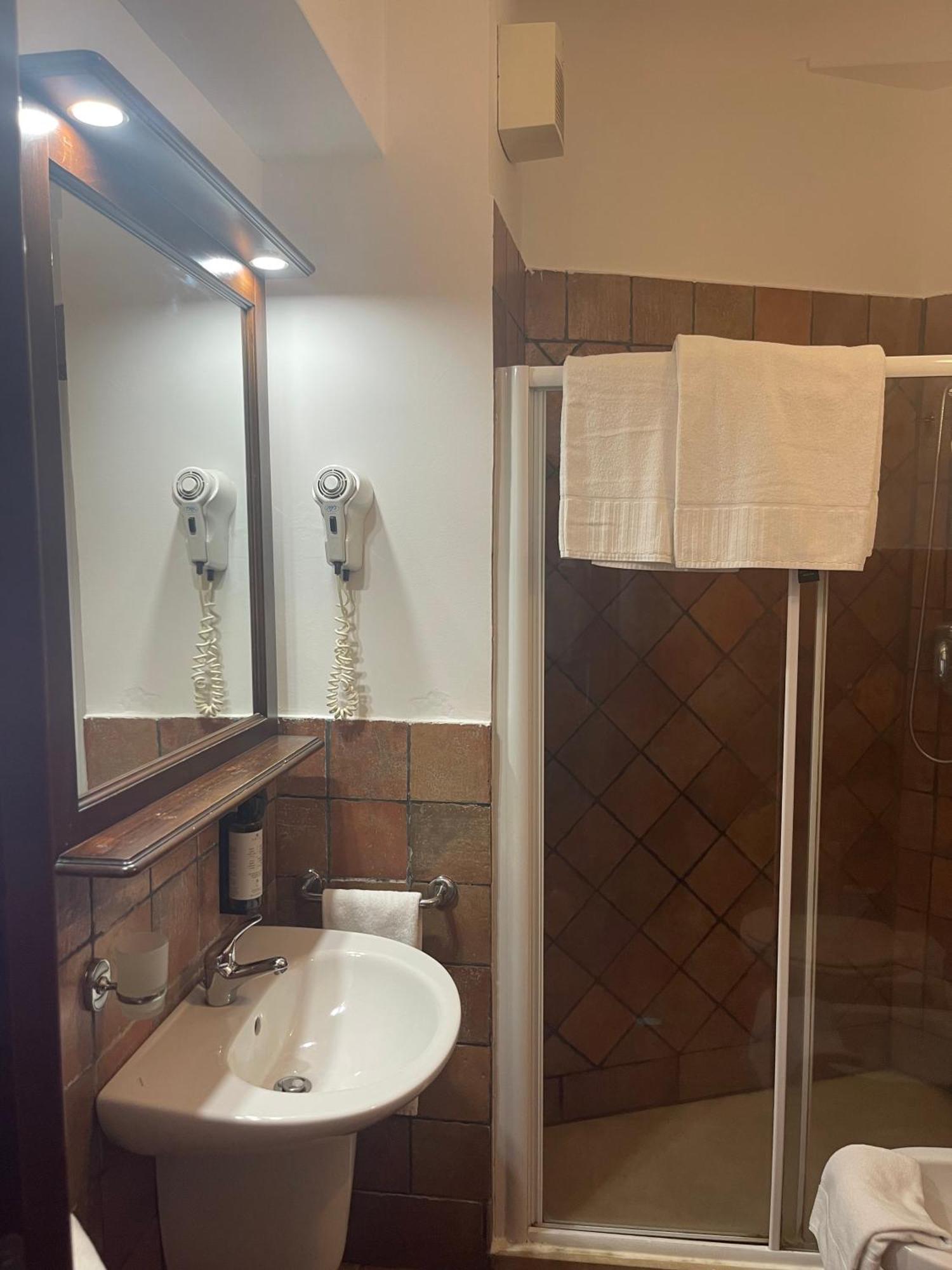 Hotel Capomulini 3 Stelle Acireale Kültér fotó