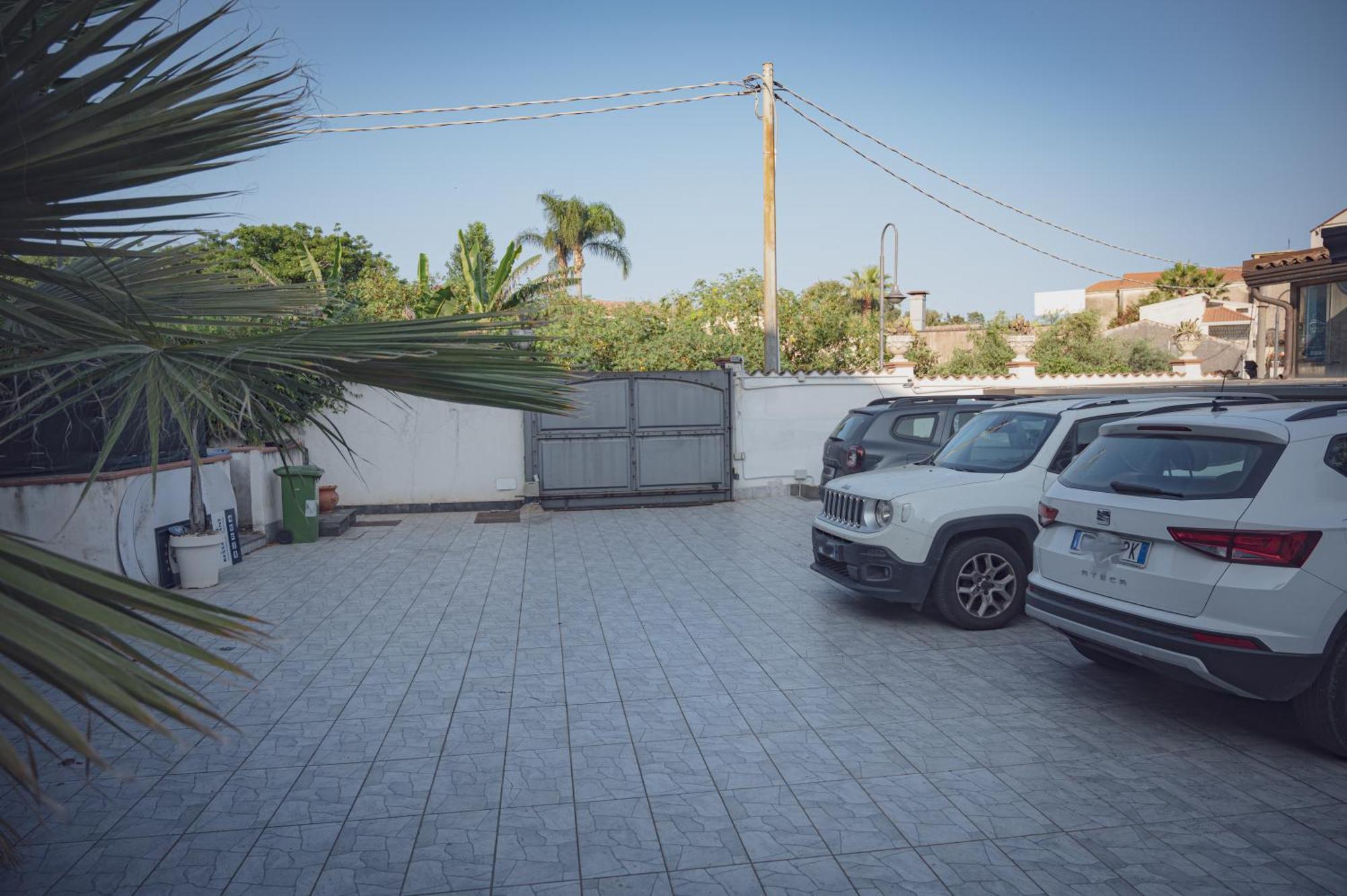 Hotel Capomulini 3 Stelle Acireale Kültér fotó